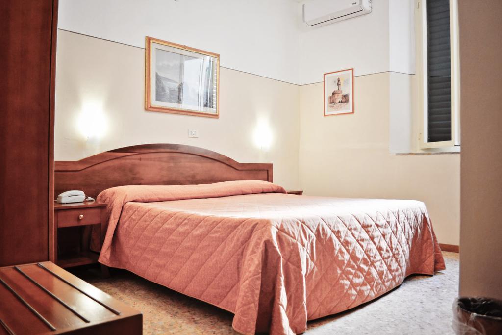 Economy Double or Twin Room,151392520:JPEG